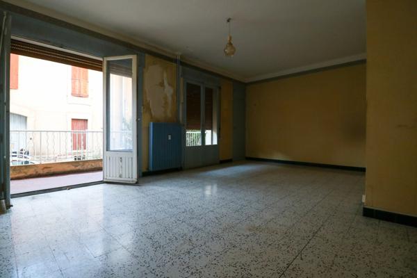 Appartement de 57 m² avec balcon, proche du centre-ville de Nîmes