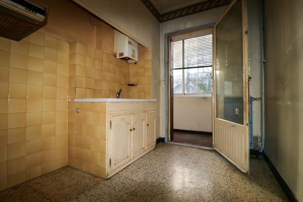 Appartement de 57 m² avec balcon, proche du centre-ville de Nîmes