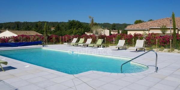 Dpt Gard (30), à vendre CAVILLARGUES maison P3 de 62 m², terrasse, terrain d'environ 60m2, place de parking, copropriété, piscine.