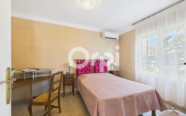 Maison à vendre    5 pièces • 131,78 m2 Mandelieu-la-Napoule