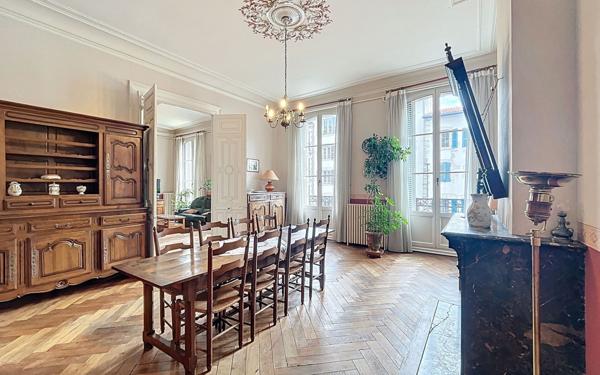 Appartement à vendre    6 pièces • 232 m2 Bayonne