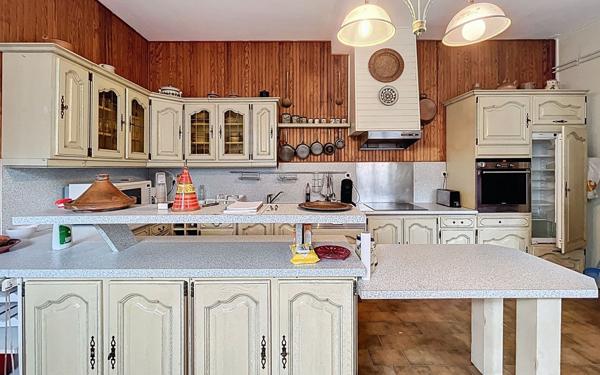 Appartement à vendre    6 pièces • 232 m2 Bayonne