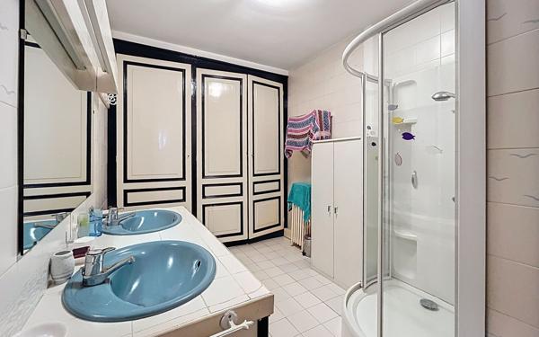 Appartement à vendre    6 pièces • 232 m2 Bayonne