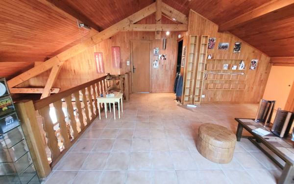 Maison à vendre    5 pièces • 102 m2 Crozet