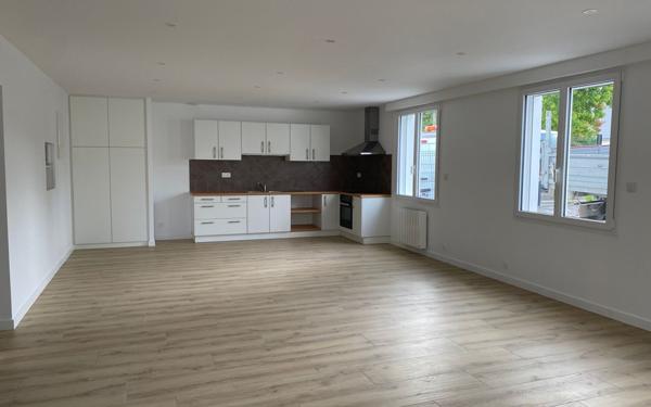 Appartement à louer    5 pièces • 128 m2 Saint-Lyphard