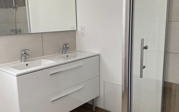 Appartement à louer    5 pièces • 128 m2 Saint-Lyphard