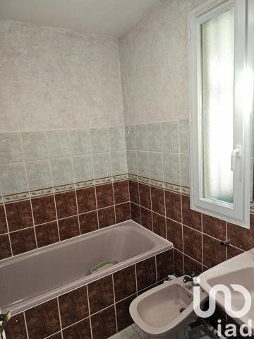 Maison 5 pièces de 102 m² à Savigny-le-Temple (77176)