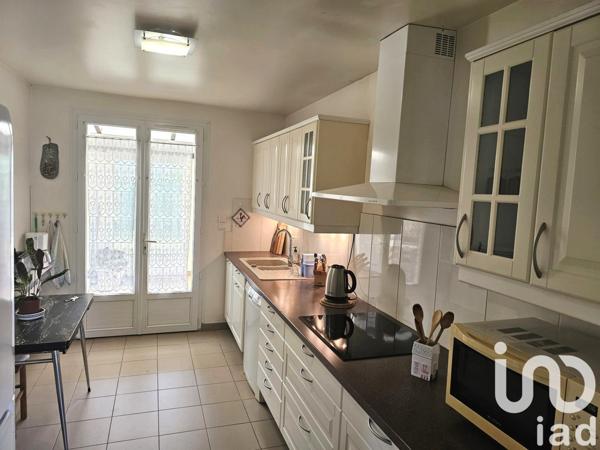 Maison 5 pièces de 102 m² à Savigny-le-Temple (77176)