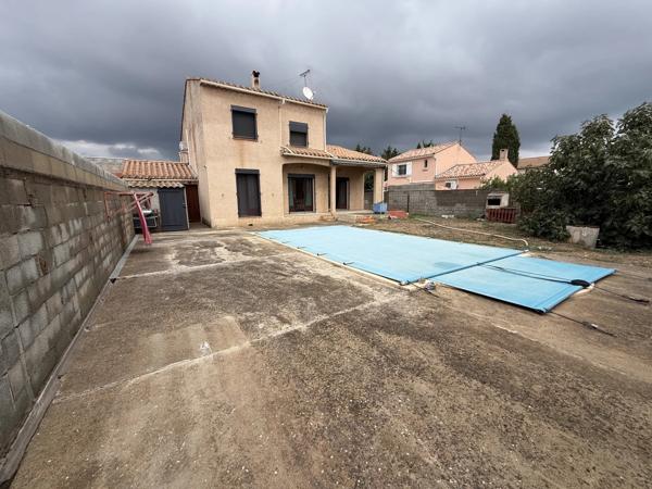 Villa T5 avec garage et piscine