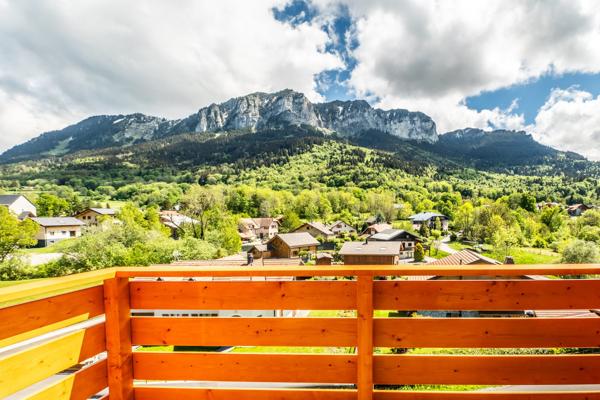 T4 dernier étage – Vue exceptionnelle Mémises – Balcons, parking, cave