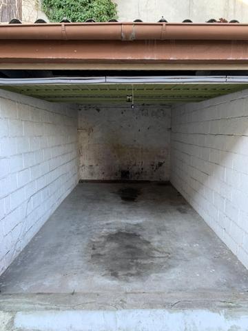 L'Adresse vous propose un garage fermé dans le secteur du Rond-Point .