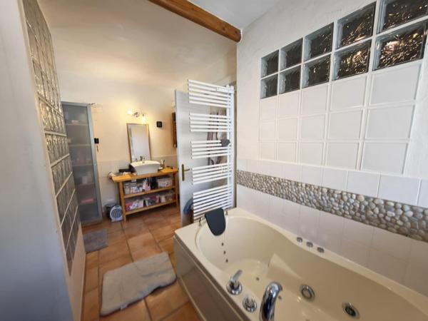 Duplex de 147,59 m² — 5 chambres, terrasse, balcon et deux garages