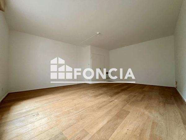 Location Appartement 2 pièces 57.92 m² - 6 PLACE BIR HAKEIM Lyon 69003