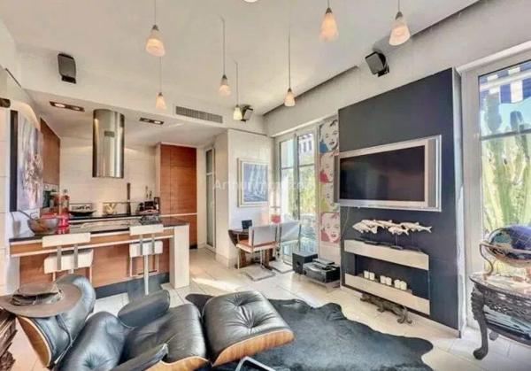 Vente Appartement 1 pièces 57 m2 à Nice