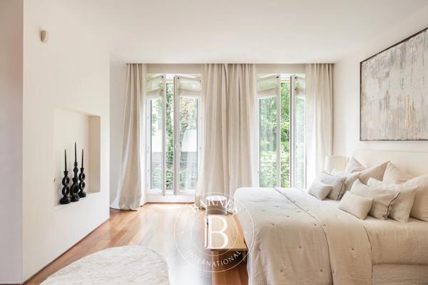 Paris 16ème, Hôtel particulier 5 Chambres -  500 m² à vendre