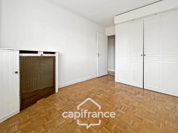 A vendre 5 pièces de 85 m², au dernier étage, lumineux, traversant, au calme avec terrasses, cave et parking, à CHENNEVIERES SUR MARNE (94)
