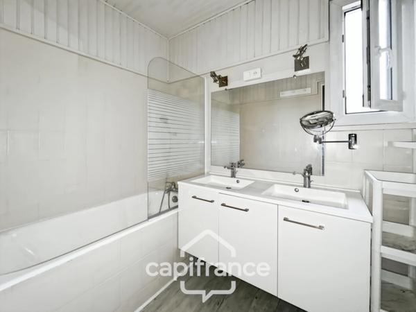 A vendre 5 pièces de 85 m², au dernier étage, lumineux, traversant, au calme avec terrasses, cave et parking, à CHENNEVIERES SUR MARNE (94)