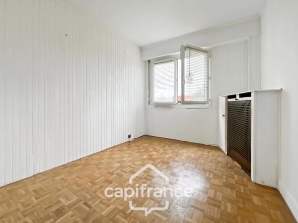A vendre 5 pièces de 85 m², au dernier étage, lumineux, traversant, au calme avec terrasses, cave et parking, à CHENNEVIERES SUR MARNE (94)
