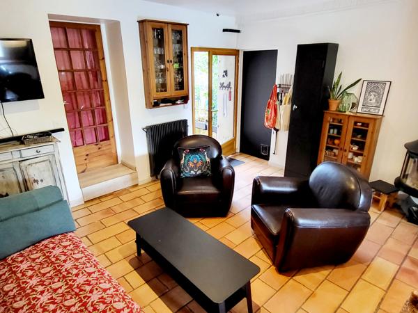 Vailhauquès (34570) Maison de village avec cour et garage 136 m2 habitables