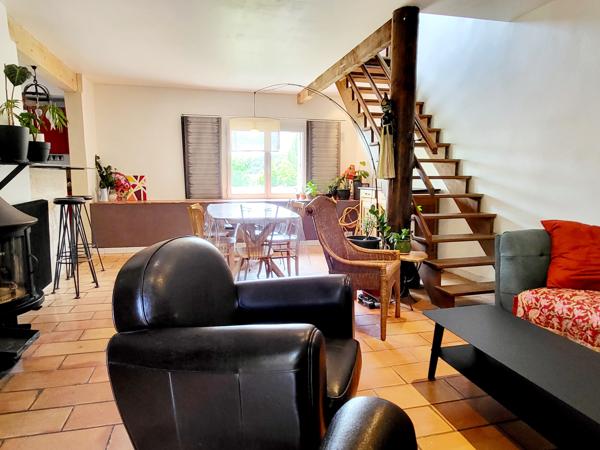 Vailhauquès (34570) Maison de village avec cour et garage 136 m2 habitables