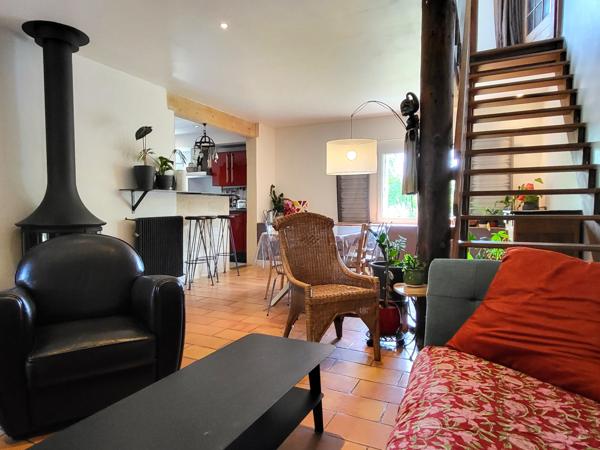 Vailhauquès (34570) Maison de village avec cour et garage 136 m2 habitables