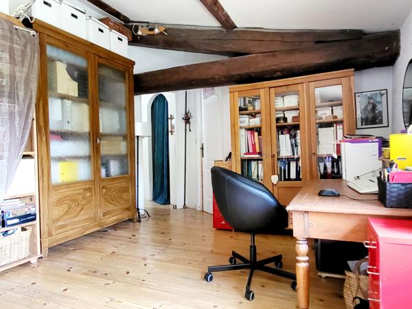 Vailhauquès (34570) Maison de village avec cour et garage 136 m2 habitables