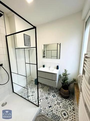 Appartement à louer 2 pièces 51.58m² Charleville-Mézières (08000)