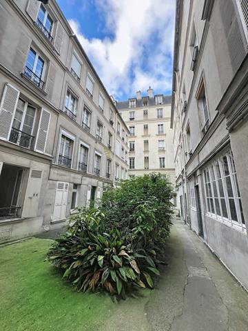 Paris (75006) au calme sur cour arborée