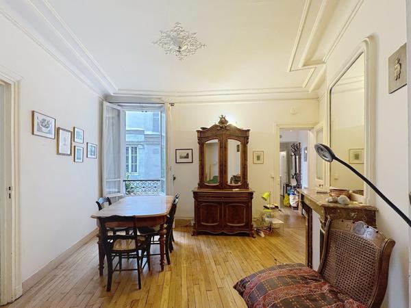 Paris (75006) au calme sur cour arborée