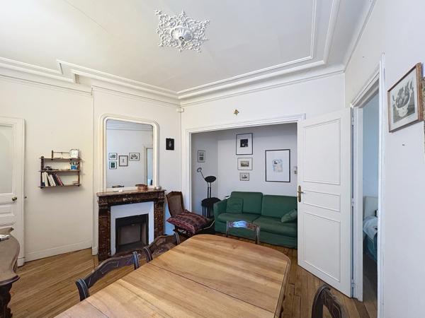 Paris (75006) au calme sur cour arborée