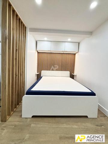 Versailles Chantiers-Mairie - studio de 27.40 m² avec entrée indépendante €270 000 ** - Référence 26176