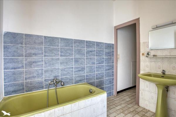 Immeuble à vendre |  Terrasson-Lavilledieu |  400 m²