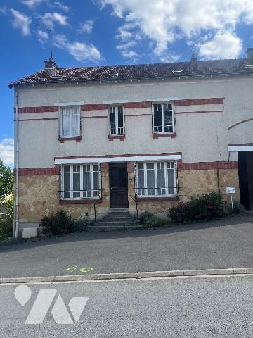 Une maison à usage d'habitation atypique par sa surface de 301,37m²