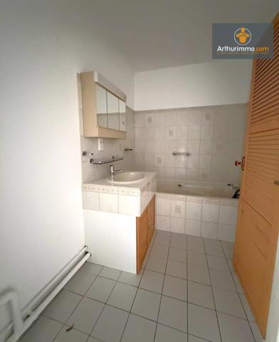 Vente                                                      Appartement
                        
                     3 pièces                      62 m2                     à Compiègne