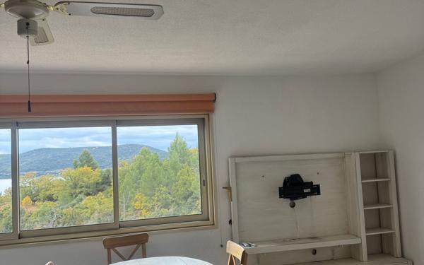 Appartement à vendre    2 pièces • 45 m2 Sainte-Croix-du-Verdon