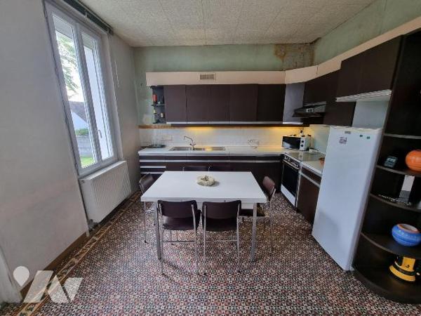 À vendre à Romorantin (41),  cette maison située dans un environnement calme, offre un cadre de...