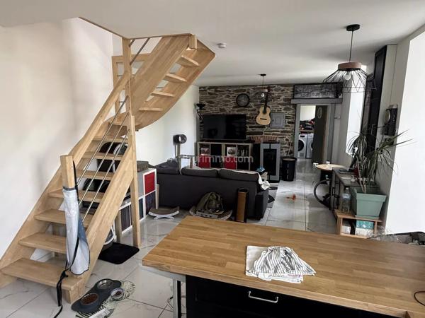 Vente                                                      Maison
                        
                     3 pièces                      67 m2                     à Ploubezre
