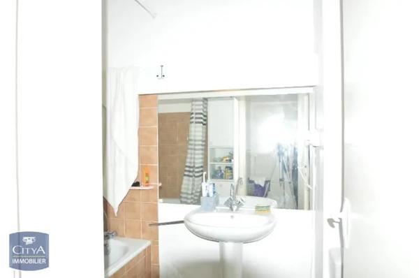 Appartement à louer 2 pièces 37.9m² Agen (47000)