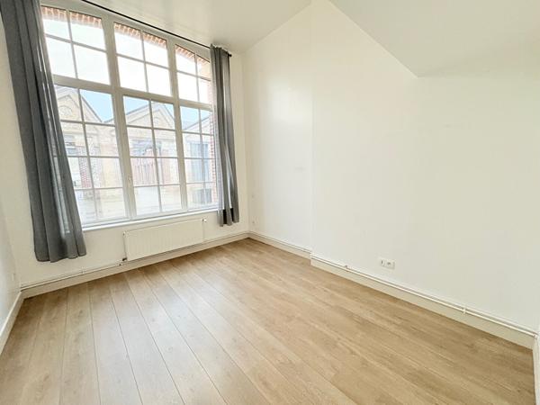 A louer Appartement T3 dans résidence sécurisée et place de parking couverte