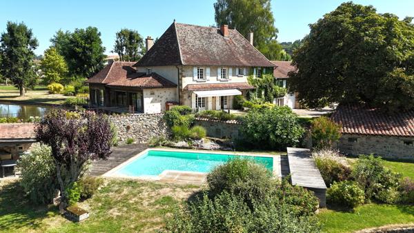 Maison à vendre 11 pièces proche de LA CLAYETTE (71) 346m² - 6 chambres - dépendances - piscine - terrain 14178 m²