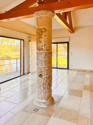 Maison à vendre 11 pièces proche de LA CLAYETTE (71) 346m² - 6 chambres - dépendances - piscine - terrain 14178 m²