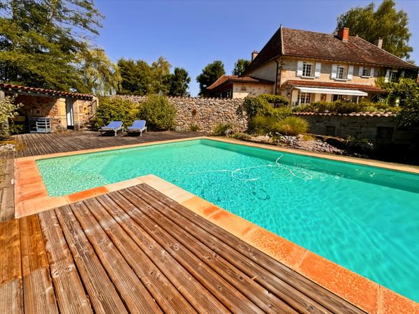 Maison à vendre 11 pièces proche de LA CLAYETTE (71) 346m² - 6 chambres - dépendances - piscine - terrain 14178 m²