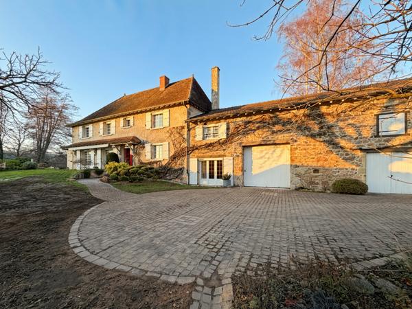 Maison à vendre 11 pièces proche de LA CLAYETTE (71) 346m² - 6 chambres - dépendances - piscine - terrain 14178 m²