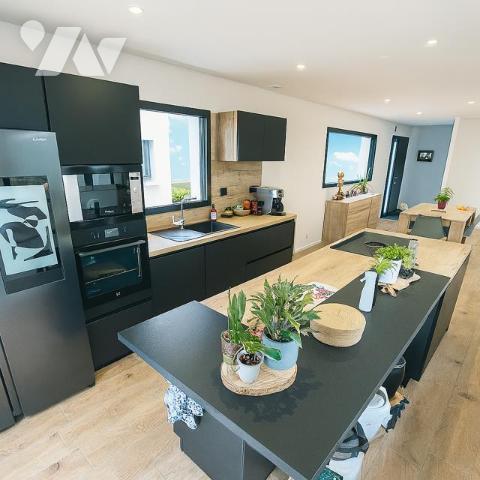 LA TRINITÉ-PLOUZANÉ - CONTEMPORAINE DE 2024 - 4 CHAMBRES - TERRAIN 405 M²