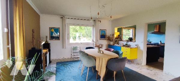 Villa de 190m² aux beaux volumes avec vaste terrain boisé à CUCQ