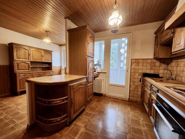 Appartement traversant  Dernier étage  Fort potentiel 