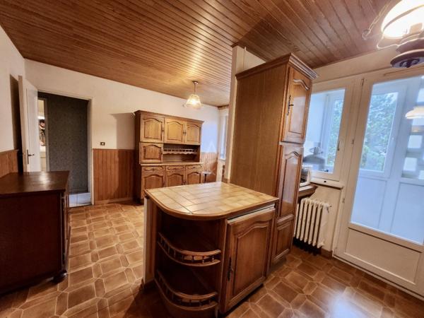 Appartement traversant  Dernier étage  Fort potentiel 