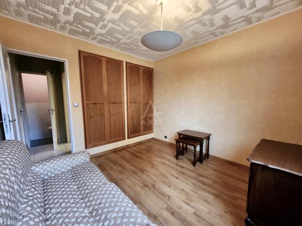 Appartement traversant  Dernier étage  Fort potentiel 