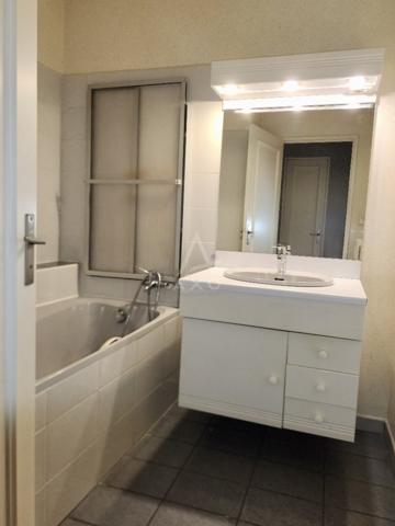 Appartement traversant  Dernier étage  Fort potentiel 