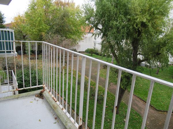 T4 BALCON CAVE CENTRE VILLE